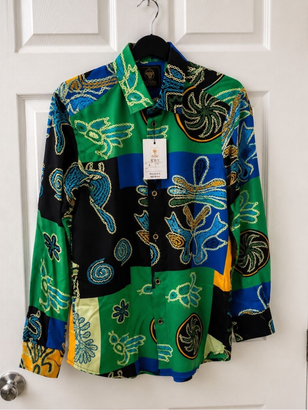 Size M ACHfits Men's Multicolor Hawaiian/ European  Long Sleeve Button-Up Shirt